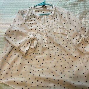 Torrid Size 2 (2x) White and Black Star Georgette Blouse with 3/4 Sleeves